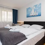 Garden Palace - Sembid With Terrace Apartament Umag