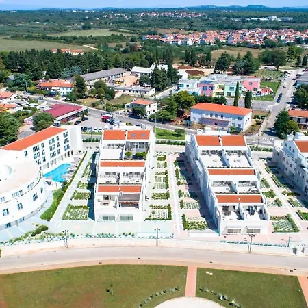 Apartment Garden Palace - Sembid With Terrace Umag