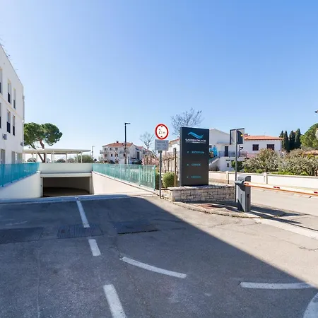 Garden Palace - Sembid With Terrace Apartament