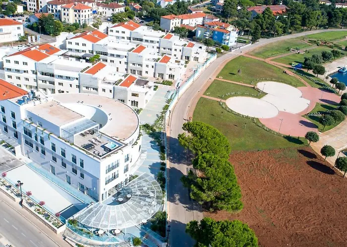 아파트 Garden Palace - Sembid With Terrace