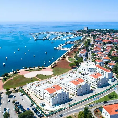 Garden Palace - Sembid With Terrace Умаг