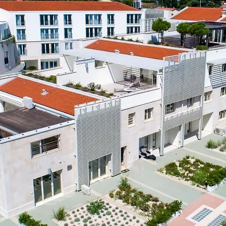 Garden Palace - Sembid With Terrace Апартаменты