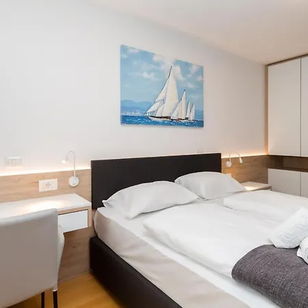 Garden Palace - Sembid With Terrace Апартаменты